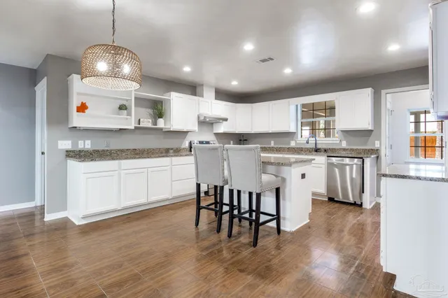 $349,900 | 516 Long Lake Drive, Pensacola, FL 32506