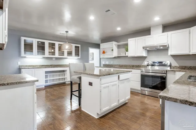 $349,900 | 516 Long Lake Drive, Pensacola, FL 32506