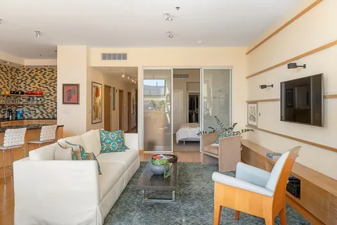 $1,280,000 | 485 Harrison Avenue, Unit 404, Boston, MA 02118