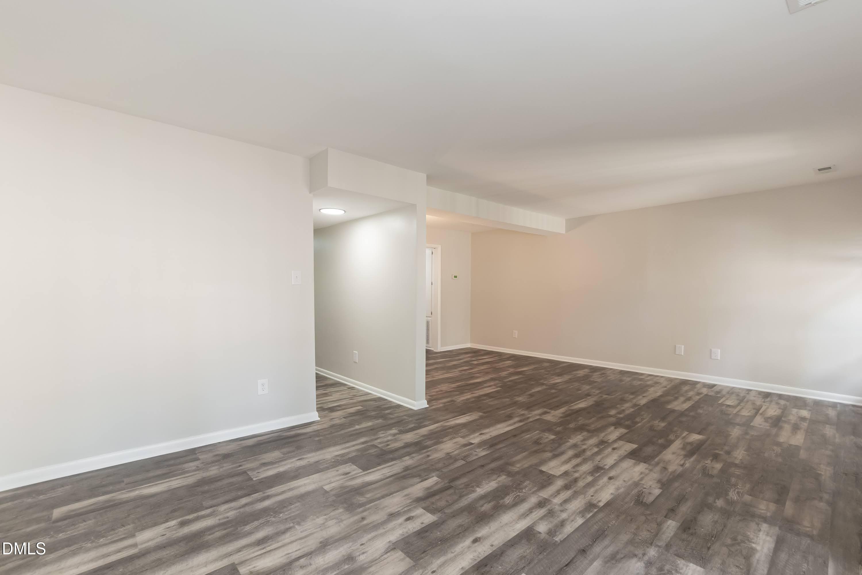 709 East Millbrook Road Raleigh, NC 27609 - Photo 14 of 26 Family 03 (5)