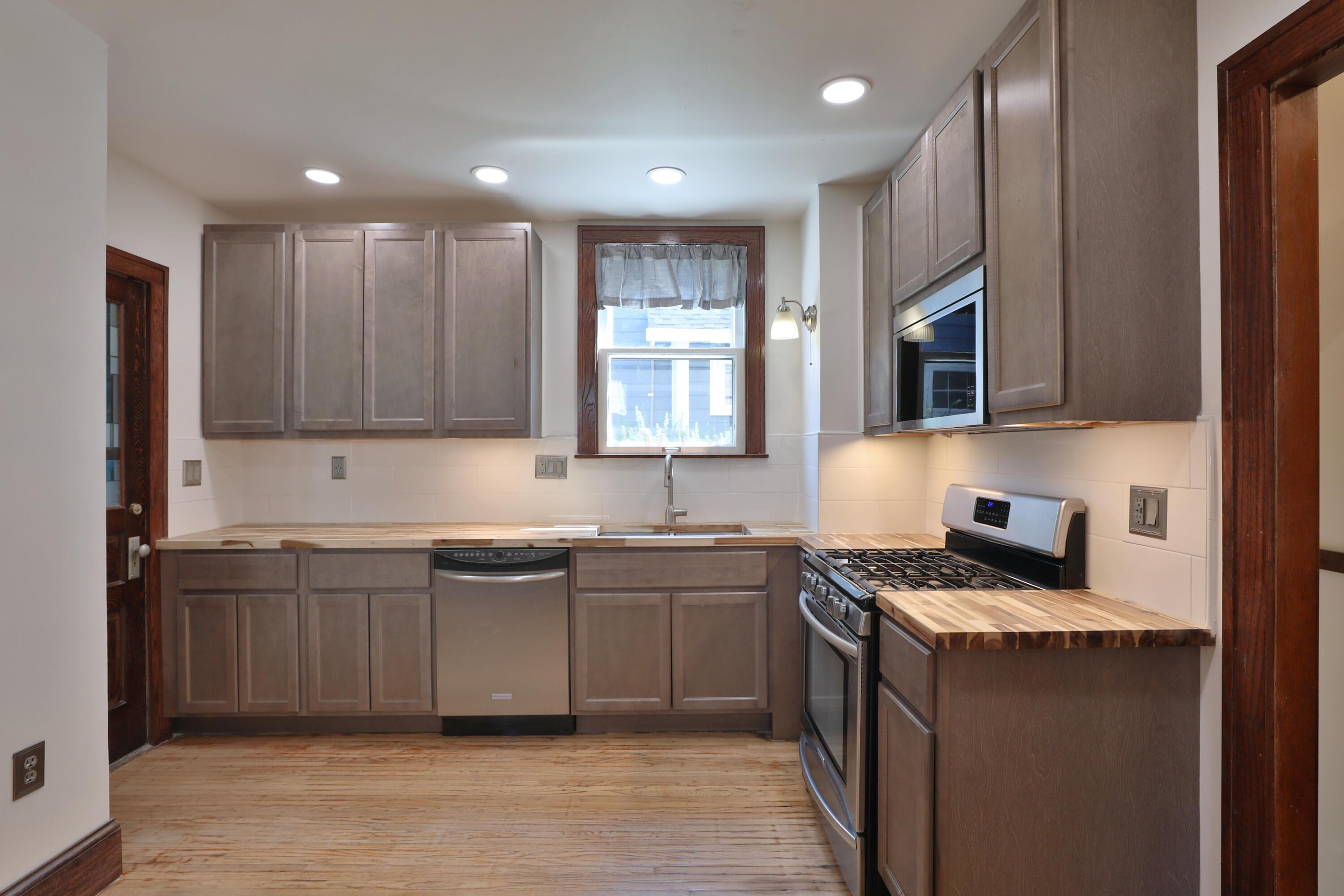 306 Crestview Road Columbus, OH 43202 - Photo 15 of 53 Kitchen