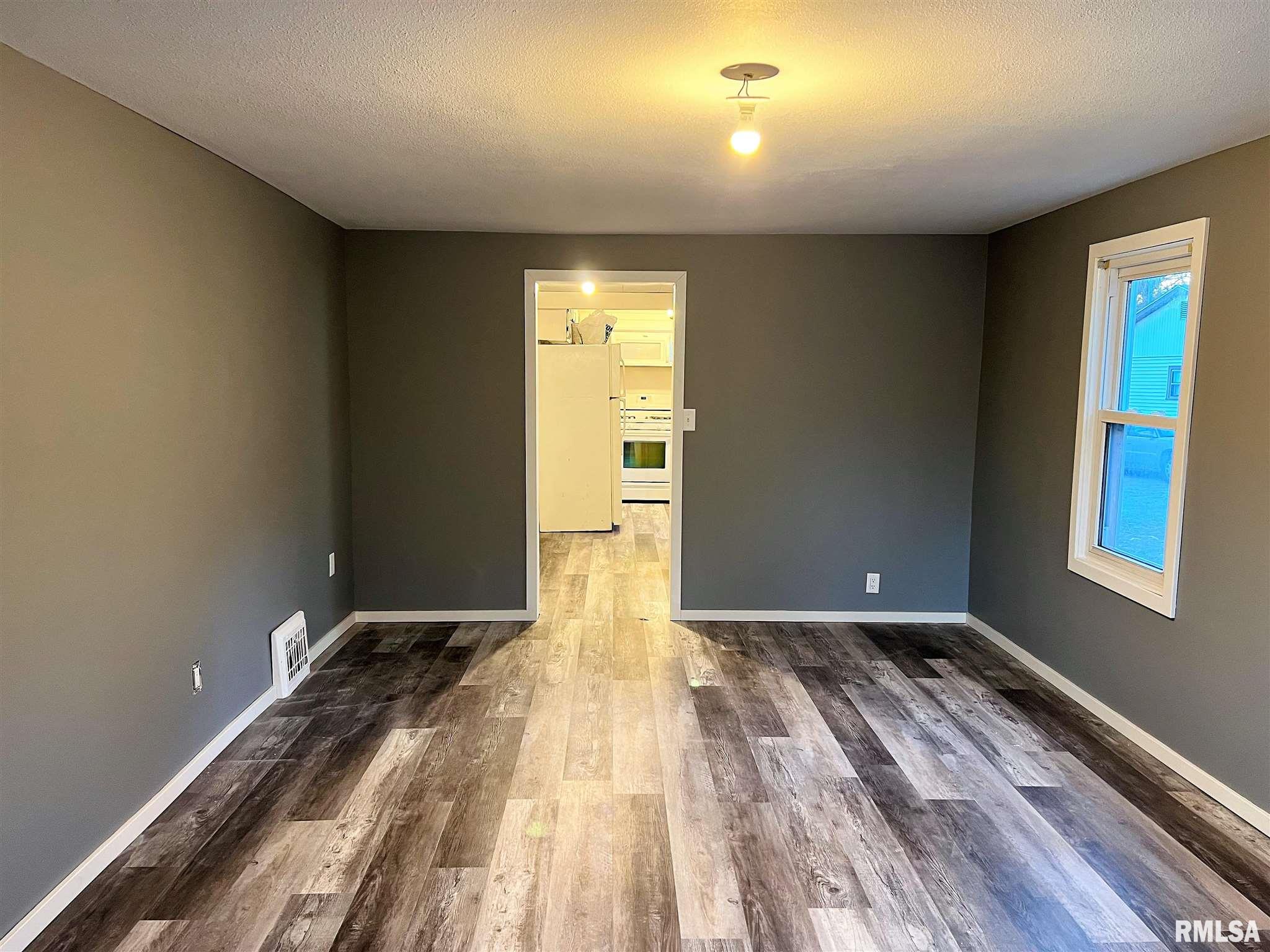 7929 Knoxville Road Milan, IL 61264 - Photo 10 of 15 Gallery Image 10