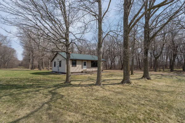 $174,900 | 52072 State Highway 30, Amboy, MN 56010
