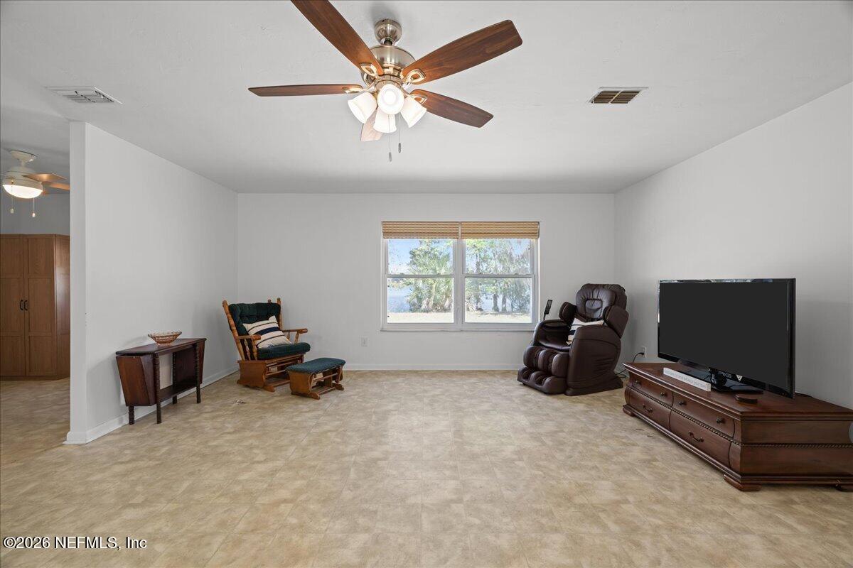 986 Highway 20 Interlachen, FL 32148 - Photo 21 of 53 12-JWLeeMedia0788