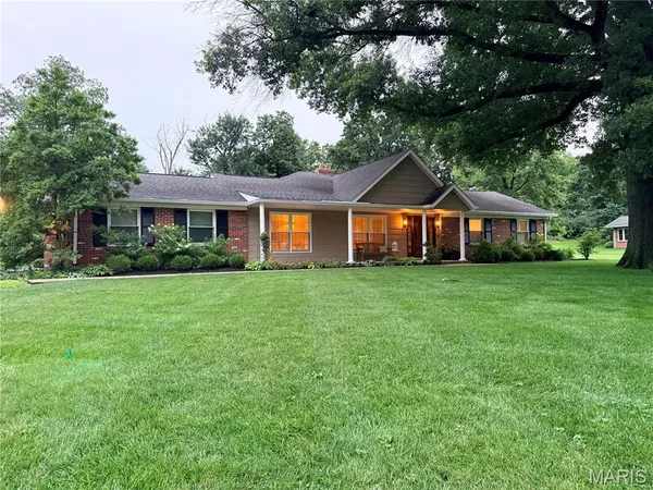 $1,495,000 | 12312 Borcherding Lane, Des Peres, MO 63131
