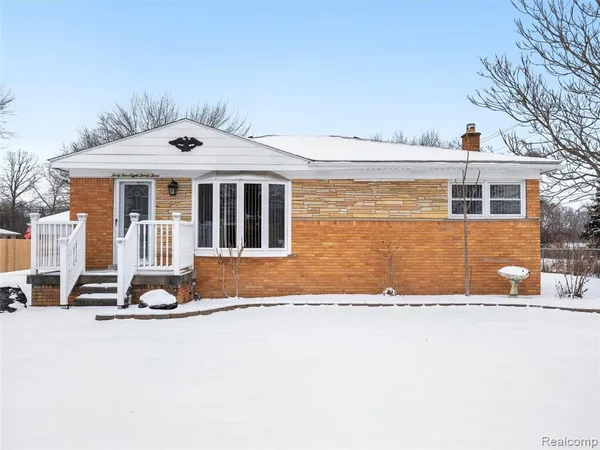 $275,000 | 44833 Maddelein Street, Clinton Township, MI 48036