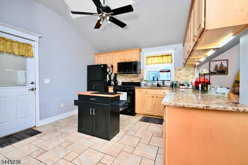 45 Espanong Road Lake Hopatcong, NJ 07849 - Photo 4 of 10