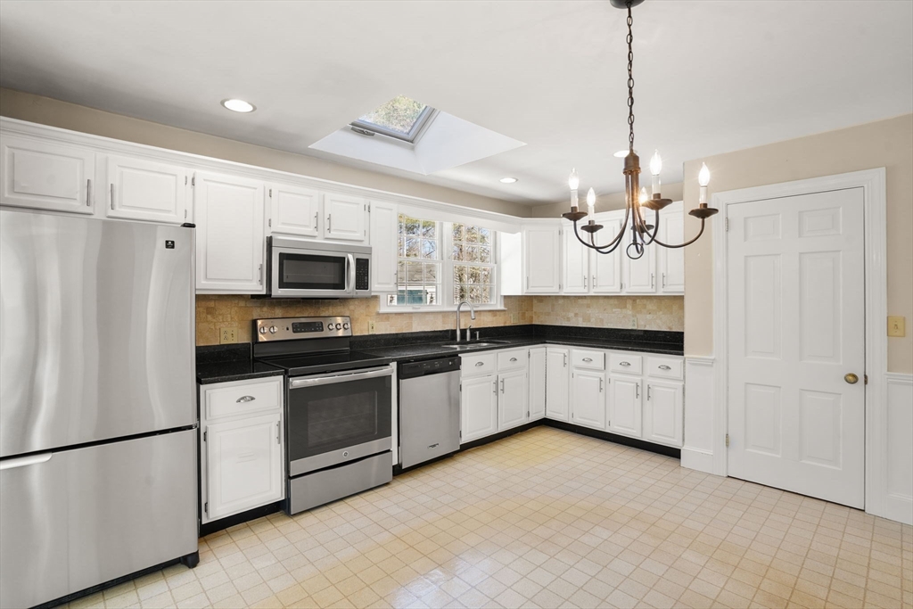 492 Delano Road Marion, MA 02738 - Photo 8 of 38