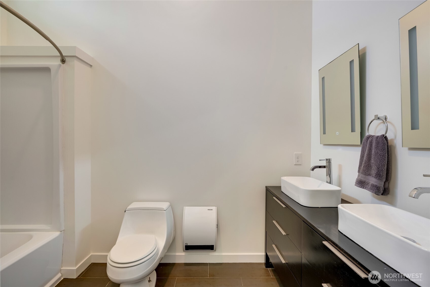 10045 9th Avenue Southwest Seattle, WA 98146 - Photo 26 of 40 Gallery Image 26