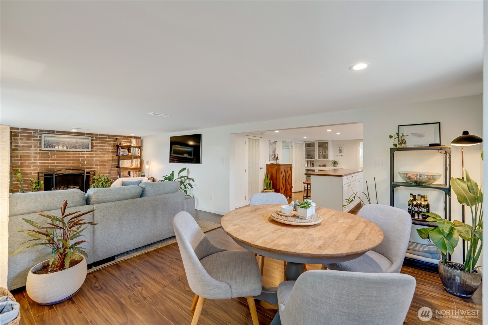 10045 9th Avenue Southwest Seattle, WA 98146 - Photo 28 of 40 Gallery Image 28