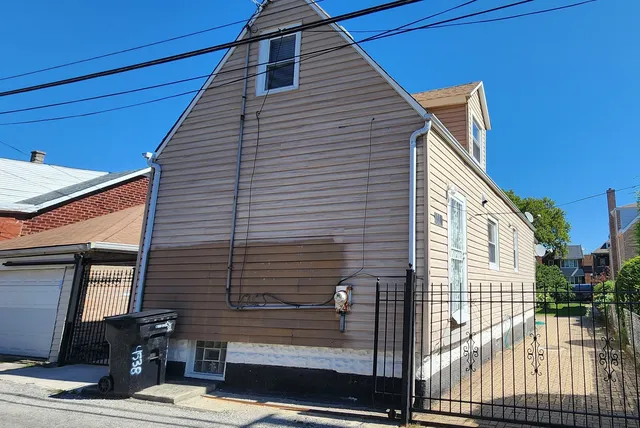 $1,680 | 4538 South Sawyer Avenue, Chicago, IL 60632