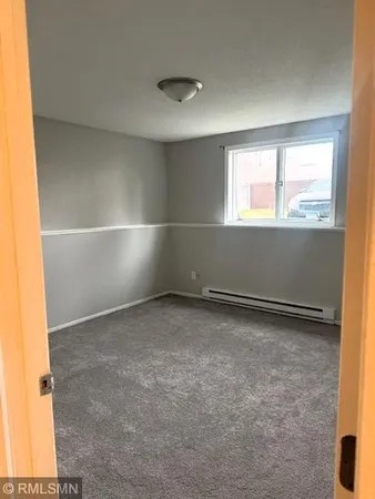 $1,250 | 880 East 6th Street, Unit 5, New Richmond, WI 54017