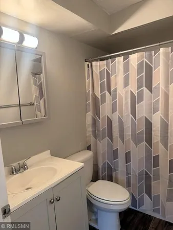 $1,250 | 880 East 6th Street, Unit 5, New Richmond, WI 54017