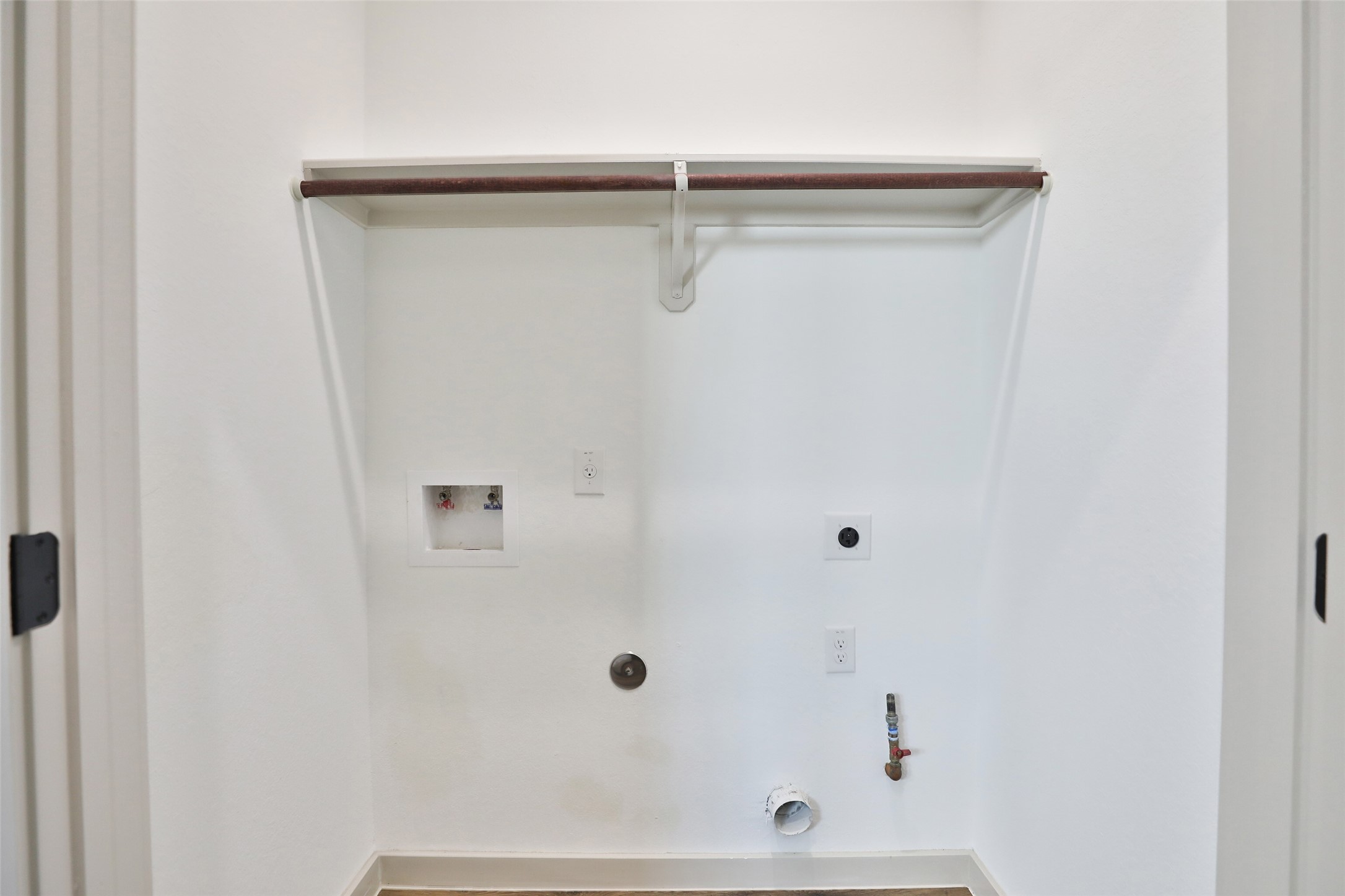 7924 Booker Street, Unit B Houston, TX 77028 - Photo 16 of 19 a bathroom with a shower