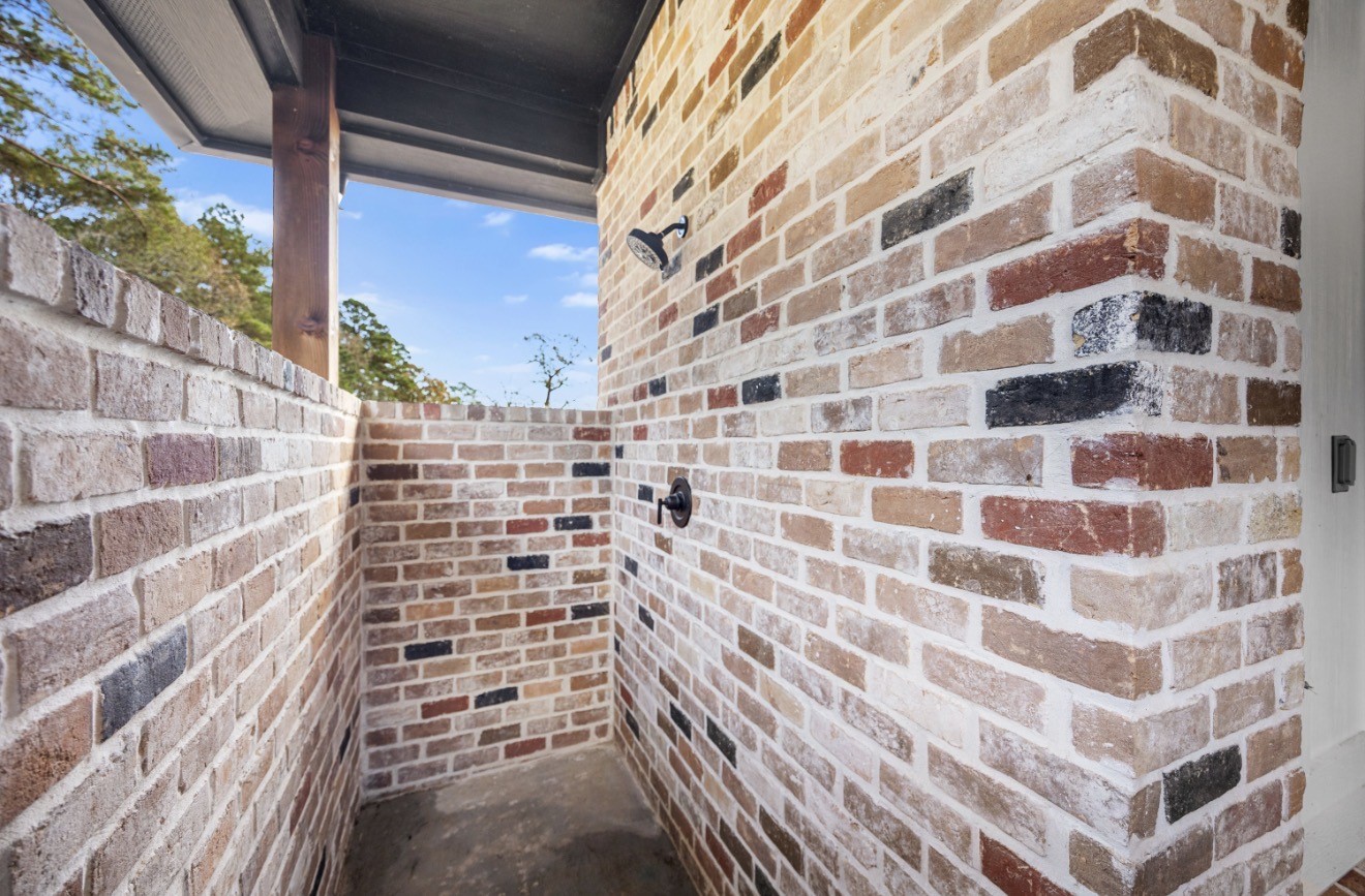 41 Pausel Road Huntsville, TX 77340 - Photo 11 of 41 a view of a building