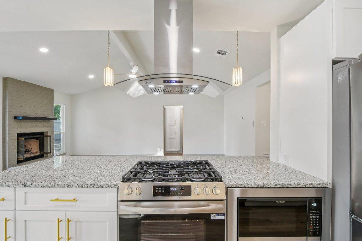 417 Oakridge Pass Cedar Park, TX 78613 - Photo 10 of 33