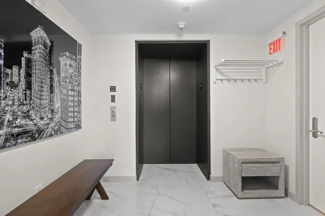 a view of livingroom with furniture