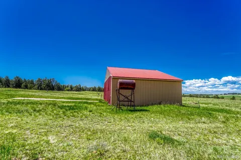 a view of a field with an empty space