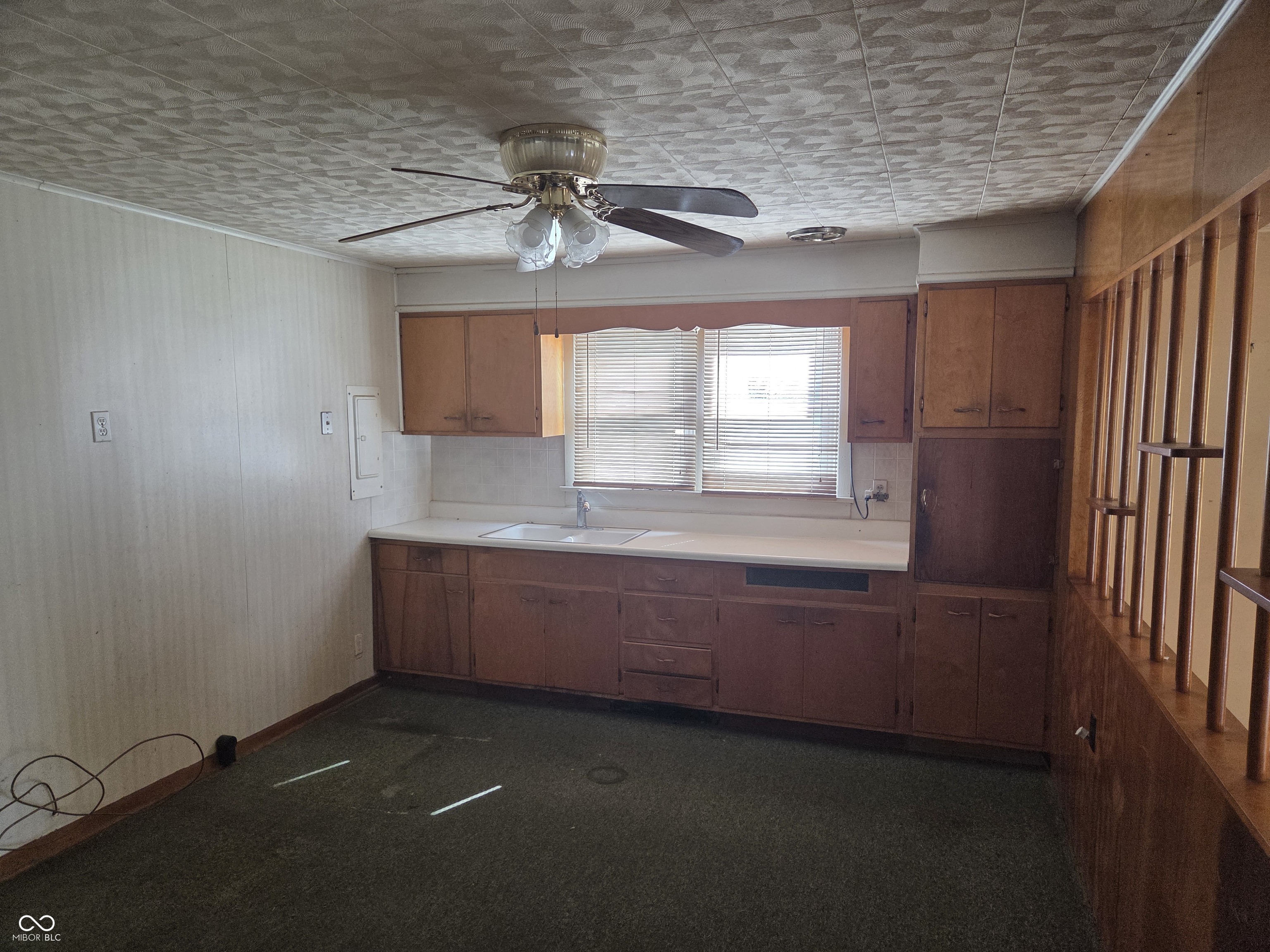 41 North Ross Street Columbus, IN 47201 - Photo 3 of 9