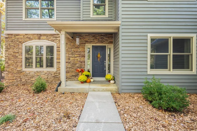 $725,000 | 1560 Stonecreek Drive, Niles, MI 49120