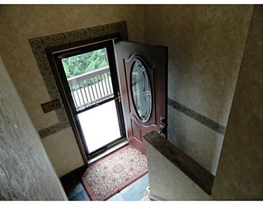 182 Garber Road Washington, PA 15301 - Photo 3 of 18 Entry/Foyer.