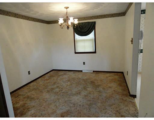 182 Garber Road Washington, PA 15301 - Photo 5 of 18 Dining Room.