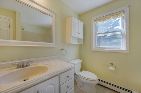 212 Lower Gore Road Webster, MA 01570 - Photo 13 of 36