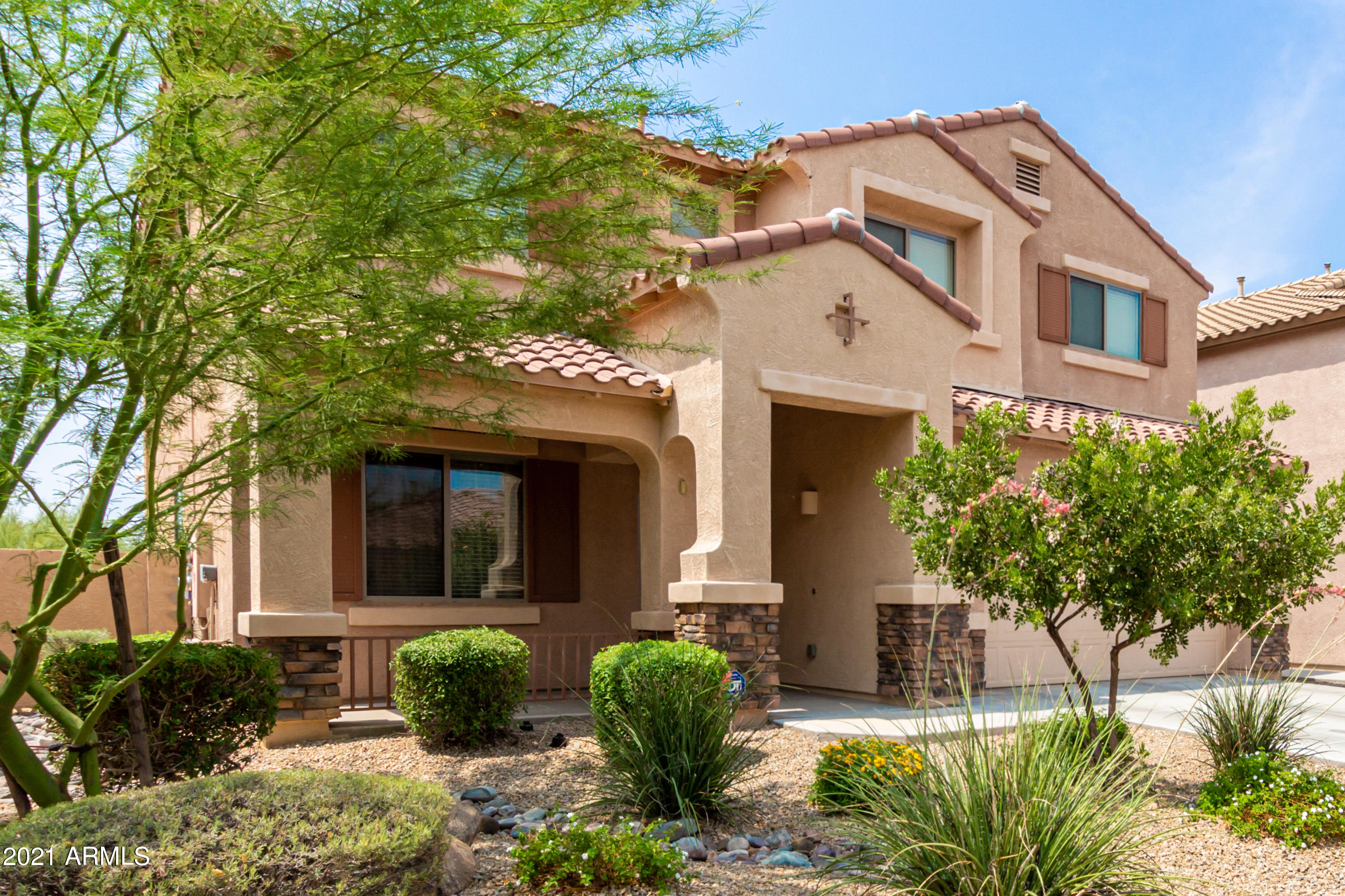 4033 East Hashknife Road Phoenix, AZ 85050 - Photo 3 of 40 03 - Hashknife