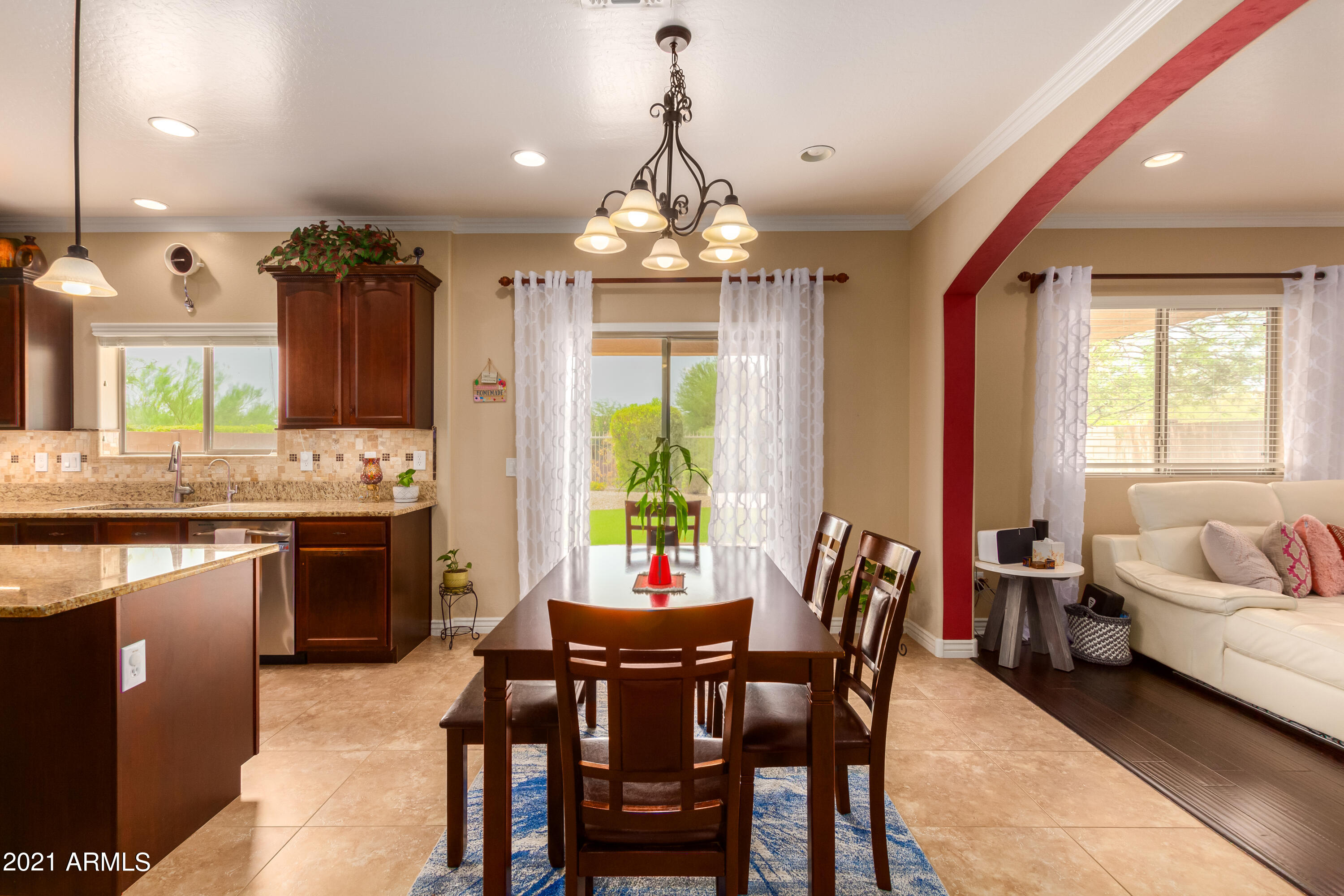 4033 East Hashknife Road Phoenix, AZ 85050 - Photo 8 of 40 10 - Hashknife