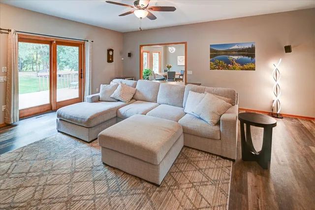 $699,900 | 5494 Sunset Trail, Waunakee, WI 53597