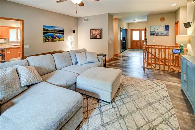 $699,900 | 5494 Sunset Trail, Waunakee, WI 53597