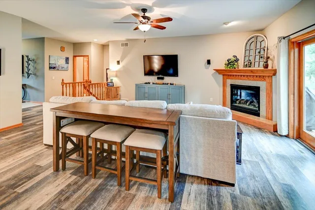 $699,900 | 5494 Sunset Trail, Waunakee, WI 53597