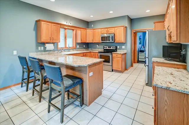 $699,900 | 5494 Sunset Trail, Waunakee, WI 53597