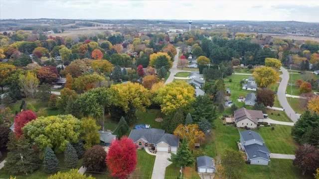 $699,900 | 5494 Sunset Trail, Waunakee, WI 53597