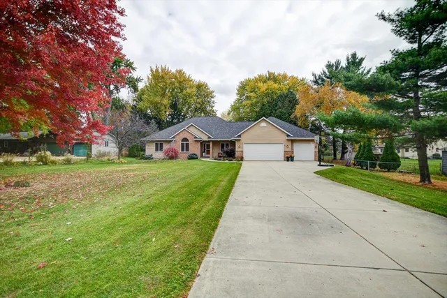 $699,900 | 5494 Sunset Trail, Waunakee, WI 53597