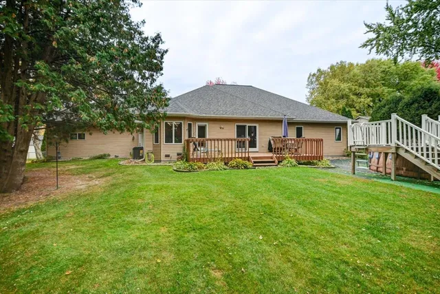$699,900 | 5494 Sunset Trail, Waunakee, WI 53597