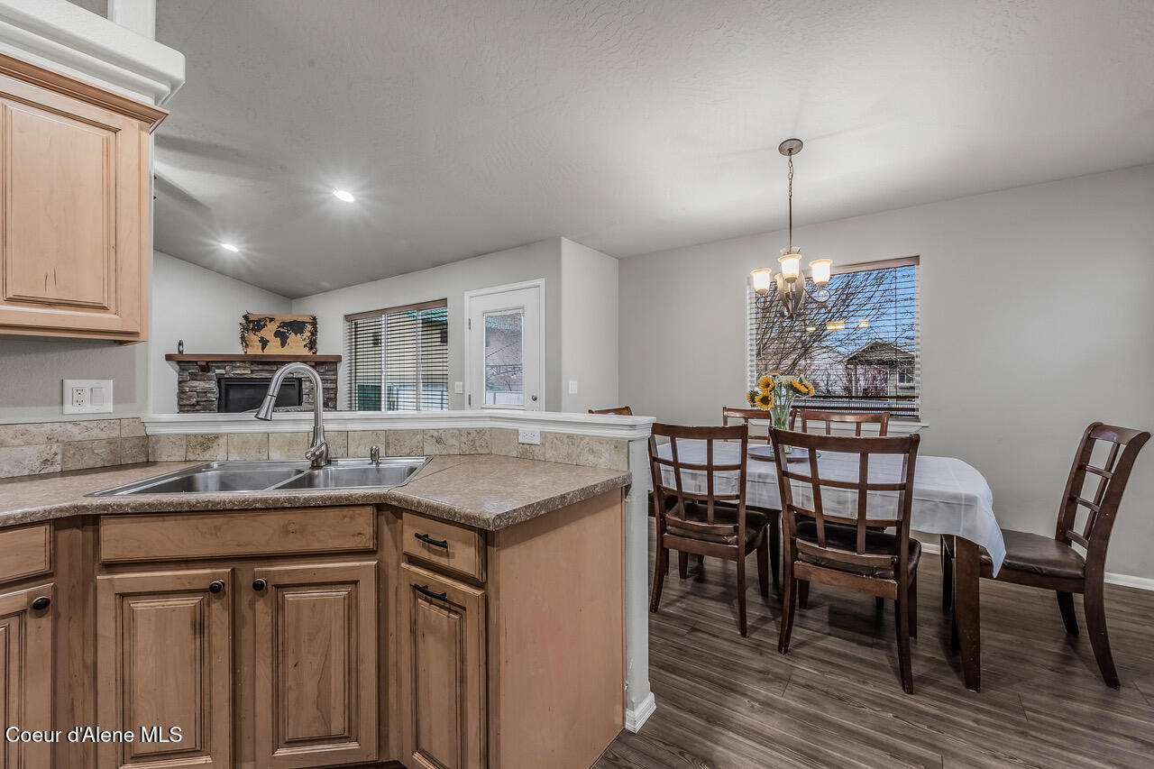 9499 North Macie Loop Hayden, ID 83835 - Photo 12 of 33 --12.jpg-FULL