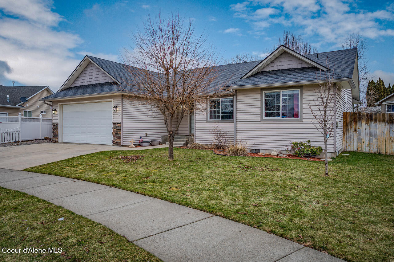 9499 North Macie Loop Hayden, ID 83835 - Photo 2 of 33 --1.jpg-FULL