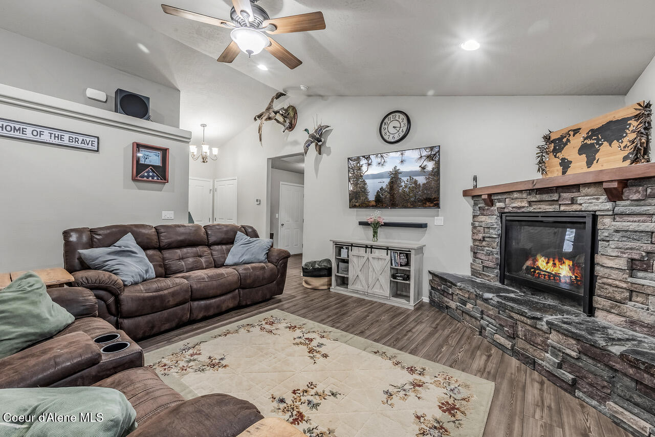 9499 North Macie Loop Hayden, ID 83835 - Photo 7 of 33 --7.jpg-FULL