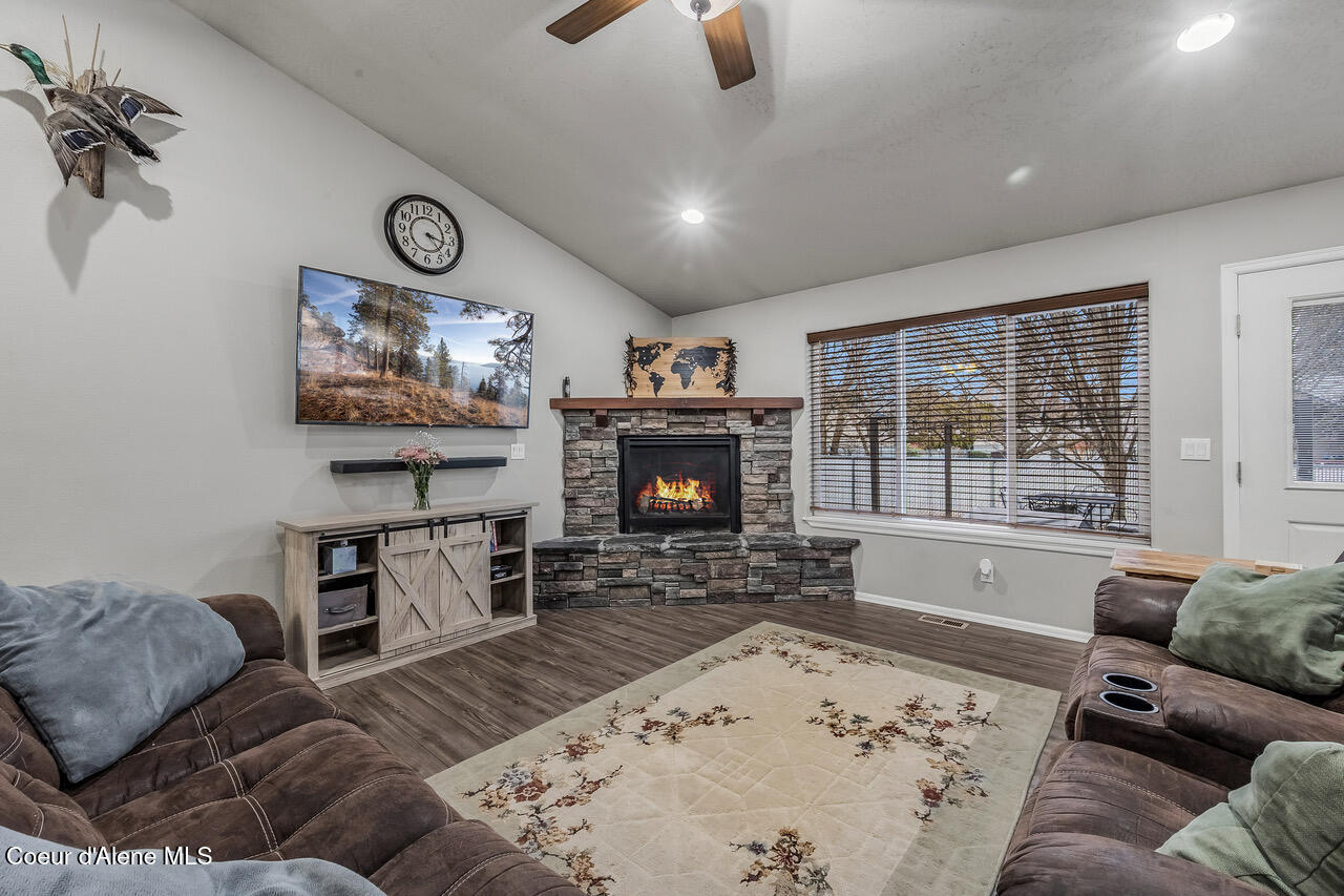 9499 North Macie Loop Hayden, ID 83835 - Photo 8 of 33 --8.jpg-FULL