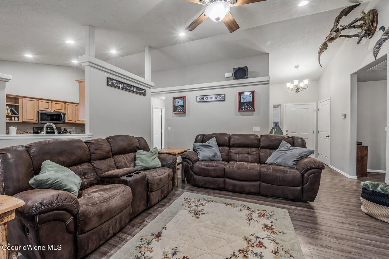 9499 North Macie Loop Hayden, ID 83835 - Photo 10 of 33 --10.jpg-FULL