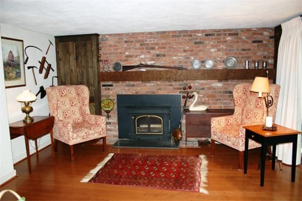 84 Monson Road Wilbraham, MA 01095 - Photo 3 of 25