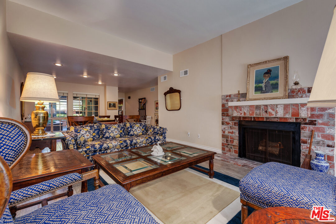 1313 Valley View Road, Unit 113 Glendale, CA 91202 - Photo 8 of 29