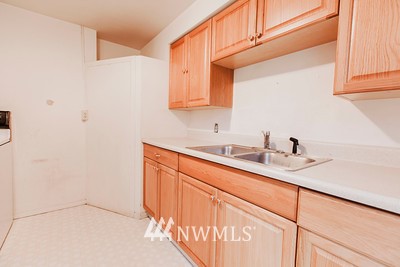 3632 Southeast 6th Street Renton, WA 98058 - Photo 5 of 10