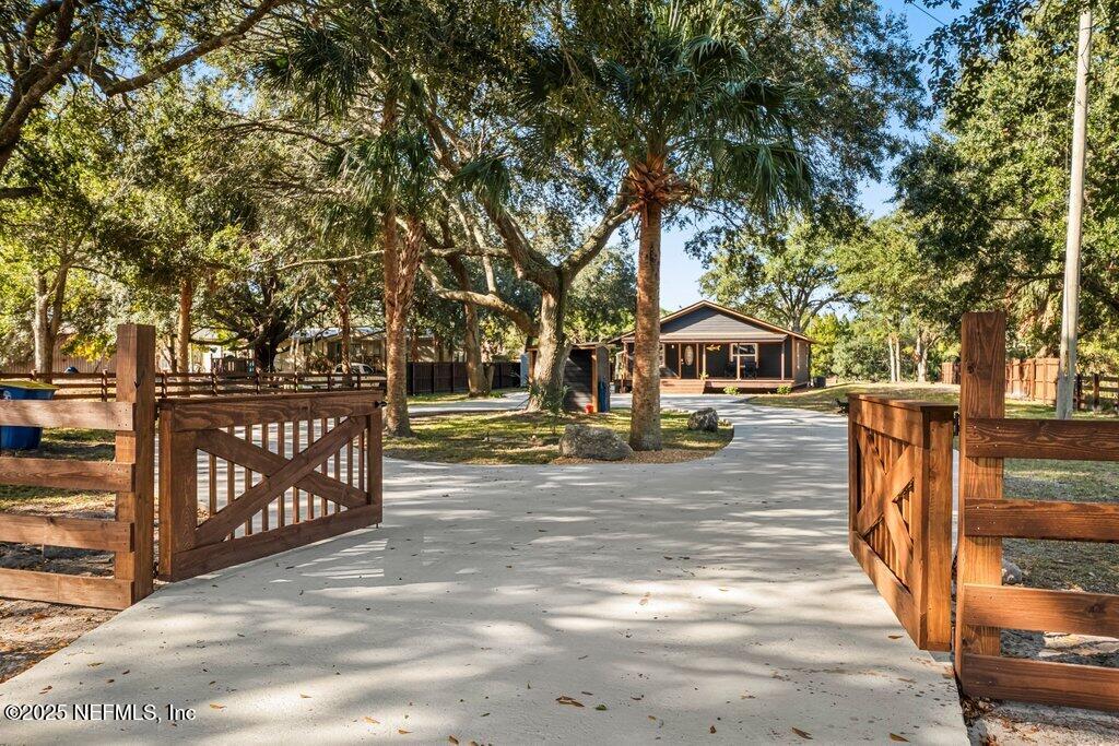 16214 Shark Road West Jacksonville, FL 32226 - Photo 5 of 50 P2937371.jpg-SMALL