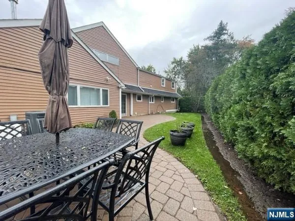 $5,300 | 50 Knollwood Drive, Paramus, NJ 07652