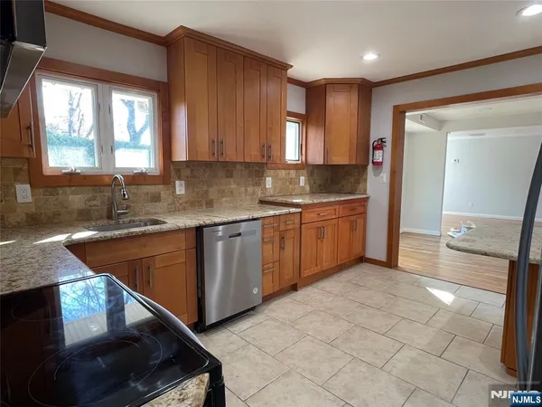 $5,300 | 50 Knollwood Drive, Paramus, NJ 07652