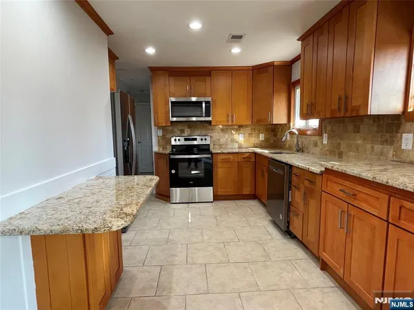 $5,300 | 50 Knollwood Drive, Paramus, NJ 07652