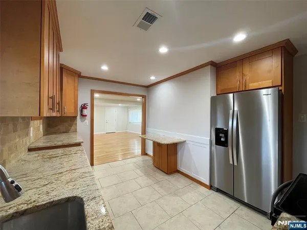 $5,300 | 50 Knollwood Drive, Paramus, NJ 07652