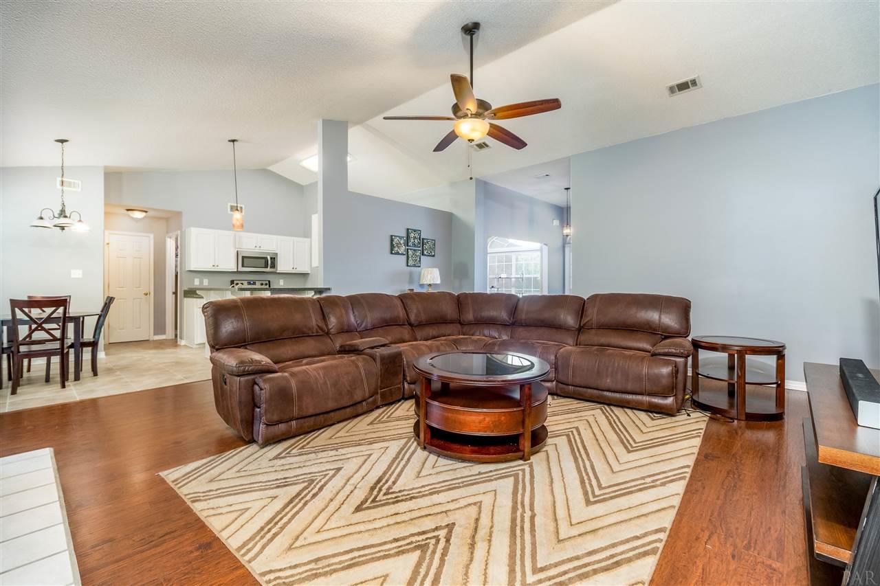 6674 Da Lisa Road Milton, FL 32583 - Photo 8 of 42 Gallery Image 8